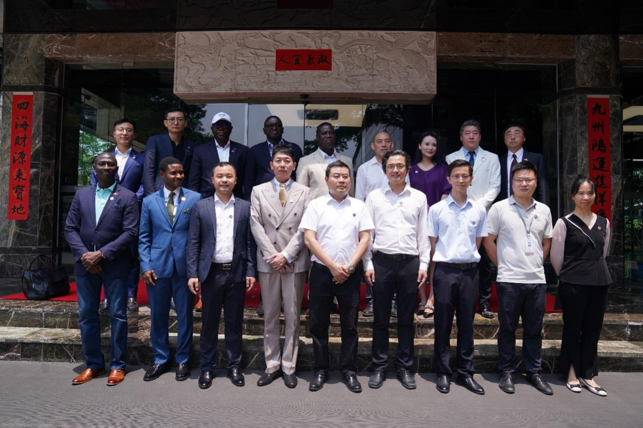 8188cc威尼斯股份盛大接待塞拉利昂共和国商务访华考察团 推动西非低碳项目长足生长